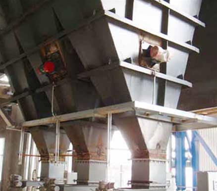 煤倉(cāng)襯板在選購(gòu)時(shí)要參考什么？